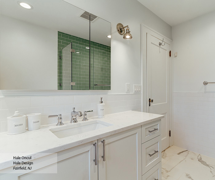 casual_maple_white_bathroom_cabinets