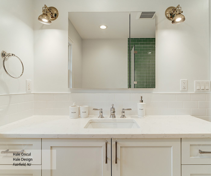 casual_maple_white_bathroom_cabinets_2