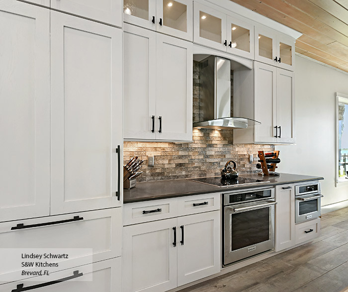 Painted Oak kitchen cabinets in Pearl