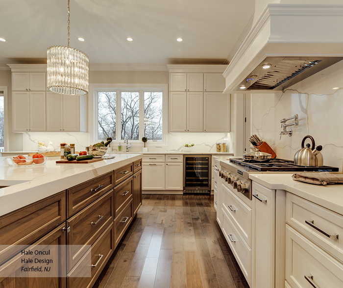 Casual White Maple and Walnut Kitchen Cabinets