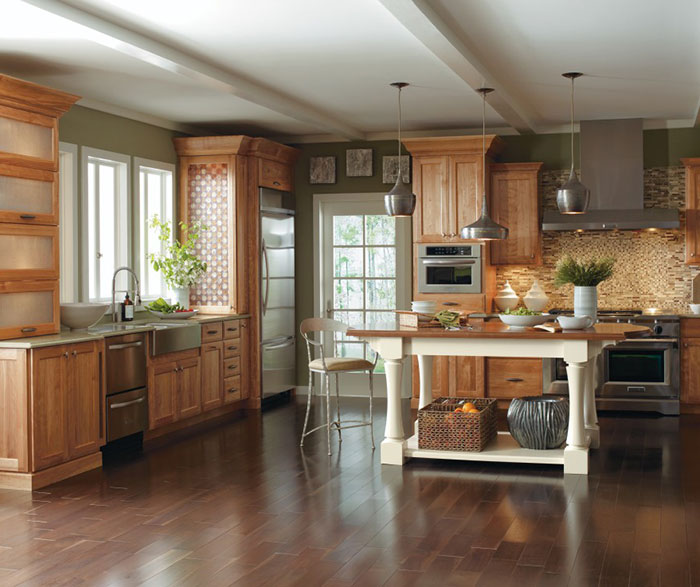 Casual Cherry Kitchen Cabinets In Natural Finish