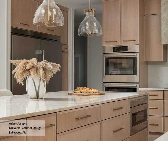 Contemporary Quartersawn White Oak Kitchen Cabinets