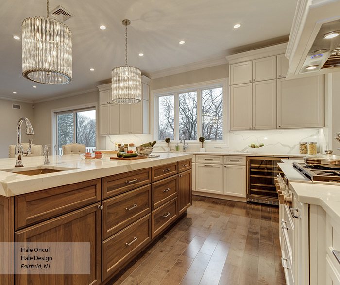 casual_white_maple_and_walnut_kitchen_cabinets_2